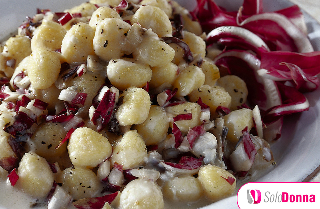 Gnocchi con radicchio e taleggio