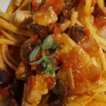 Linguine con tonno e olive taggiasche