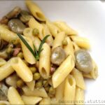 Pasta con fave, pancetta e piselli