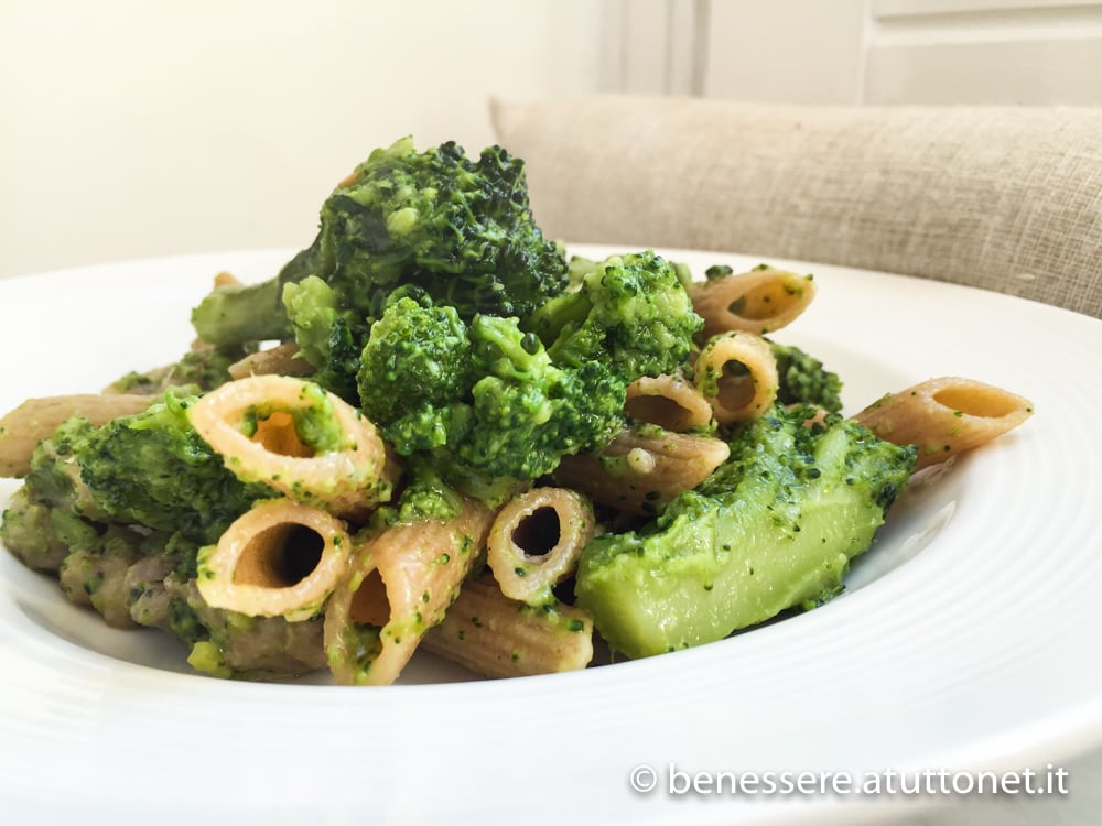 Pasta integrale con broccoli e salsiccia