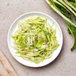 Puntarelle, soncino e porri al limone