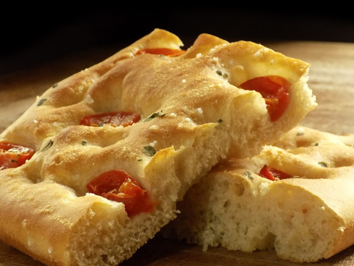 Focaccia: ricetta semplice e veloce