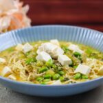 Zuppa di Cavolo Cinese allo Zenzero con Tofu